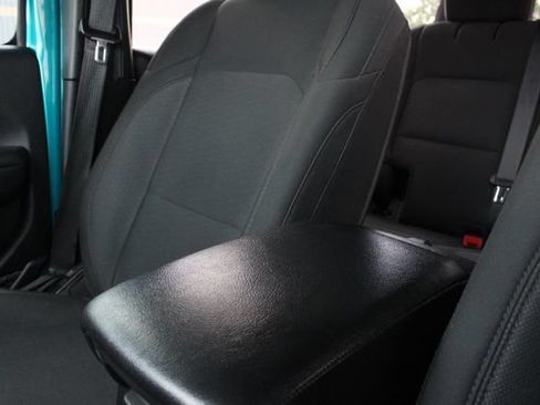 Used 2019 Jeep Wrangler Unlimited Sport S AWD/4WD image 18