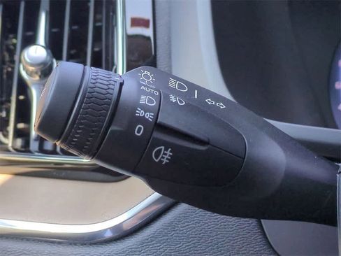 New 2026 Volvo XC60 B5 Core w/ Protection Package Premier image 27