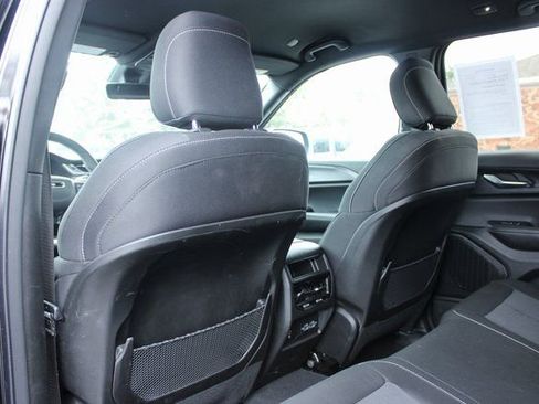 Used 2025 Jeep Grand Cherokee Laredo w/ Luxury Tech Group I image 33