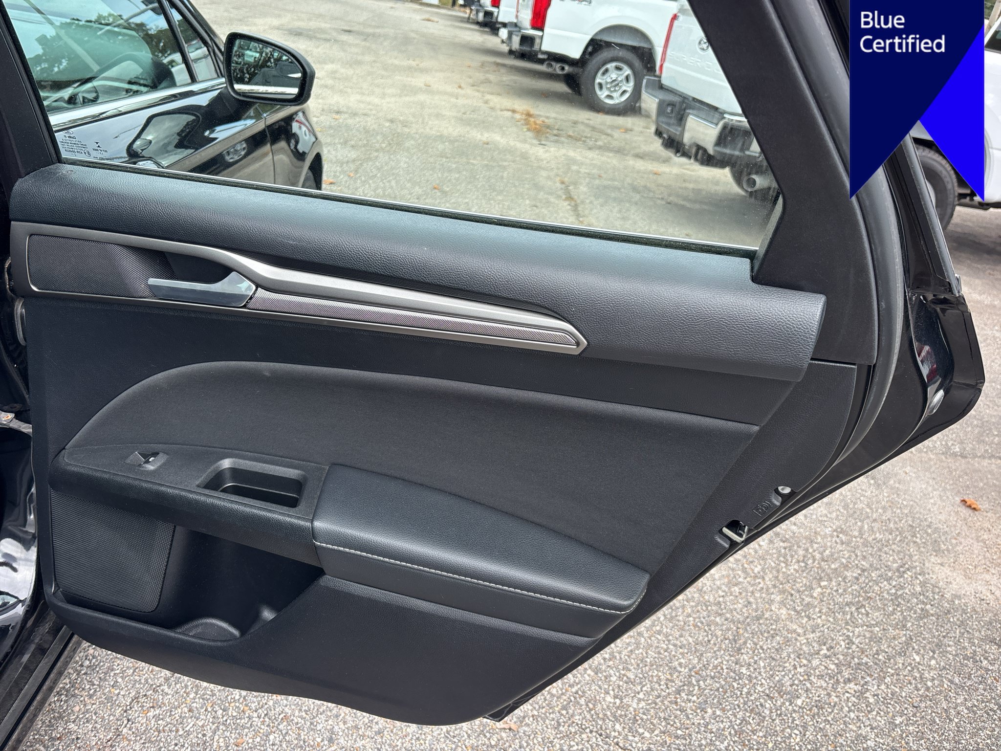 Used 2018 Ford Fusion SE w/ Fusion SE Technology Package FWD image 6