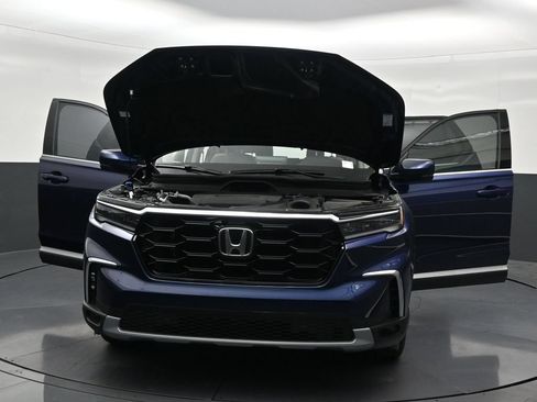 Used 2025 Honda Pilot Touring image 37