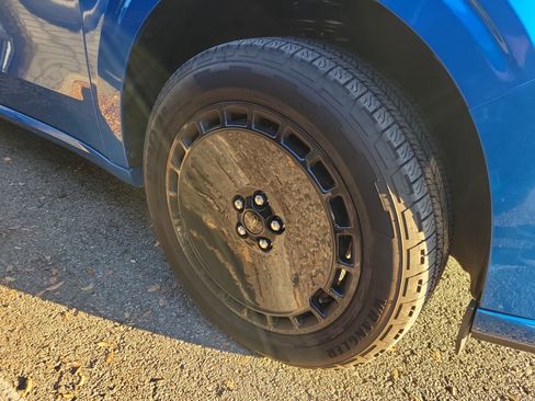 Used 2025 Ford Maverick Lobo image 9