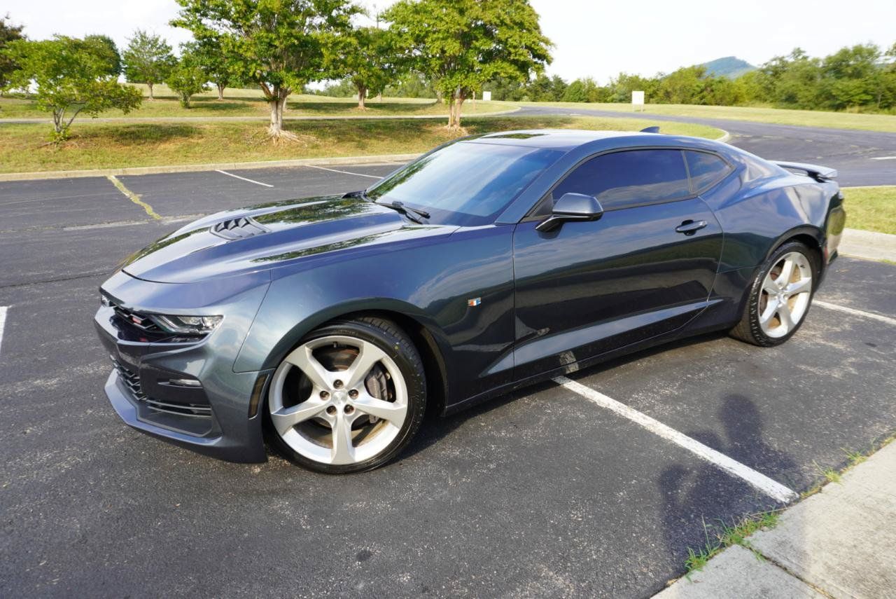 Used 2020 Chevrolet Camaro SS RWD image 6