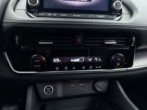 Used 2022 Nissan Rogue SV image 24