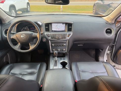 Used 2017 Nissan Pathfinder SL w/ SL Tech Package image 17