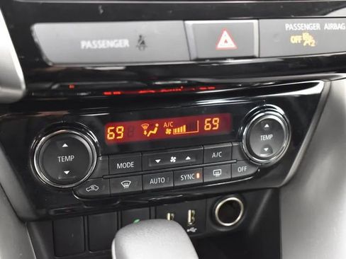 Used 2024 Mitsubishi Eclipse Cross SE image 35