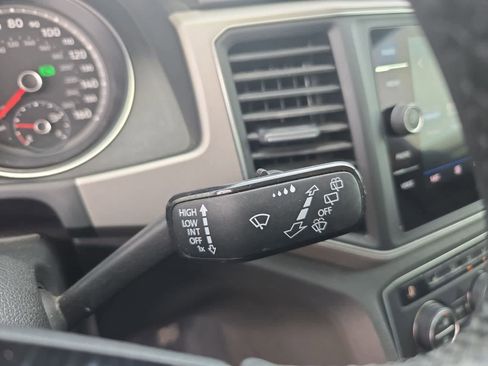 Used 2019 Volkswagen Atlas SE w/ Panoramic Sunroof Package image 25