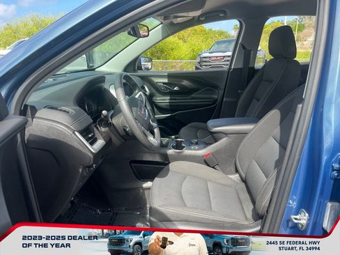 Used 2024 GMC Terrain SLE w/ Driver Convenience Package image 11