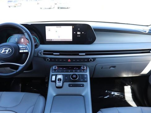 Used 2025 Hyundai Palisade SEL FWD image 16