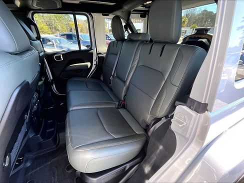 Used 2024 Jeep Wrangler High Altitude image 21