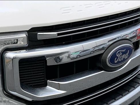 Used 2020 Ford F250 XLT w/ XLT Value Package image 27