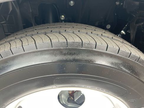 Used 2024 Chevrolet Low Cab Forward image 25