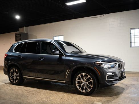 Used 2022 BMW X5 xDrive40i w/ Premium Package image 9