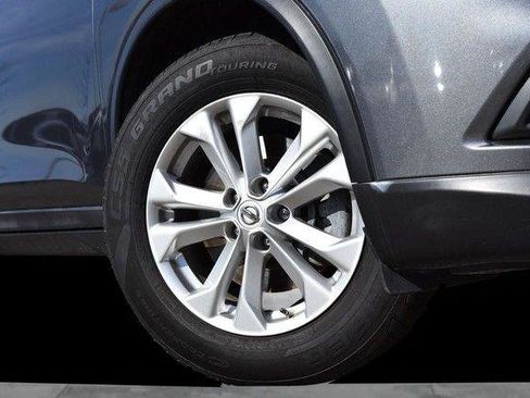 Used 2015 Nissan Rogue SV w/ SV Family Package image 3