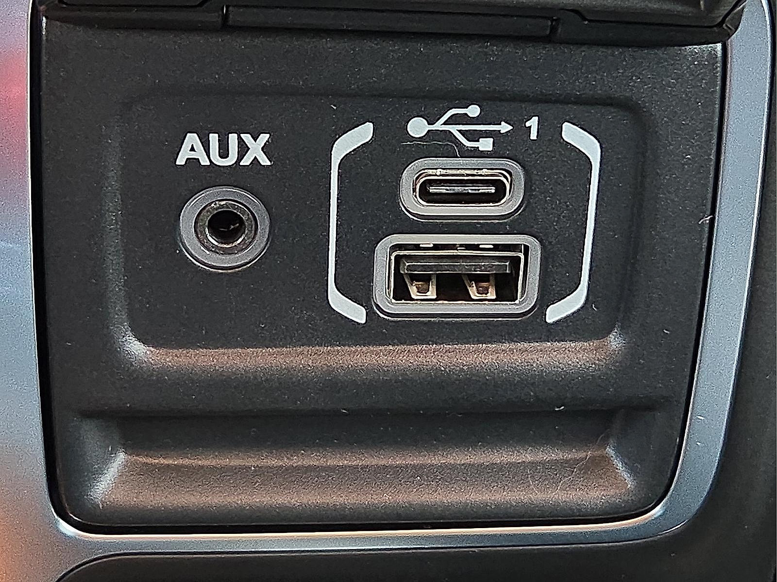 New 2025 Jeep Gladiator Mojave w/ Steel Bumper Group AWD/4WD image 18