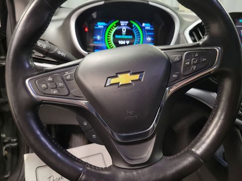 Used 2017 Chevrolet Volt LT w/ Comfort Package image 18