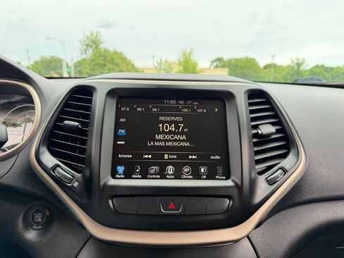 Used 2014 Jeep Cherokee Limited AWD/4WD image 12