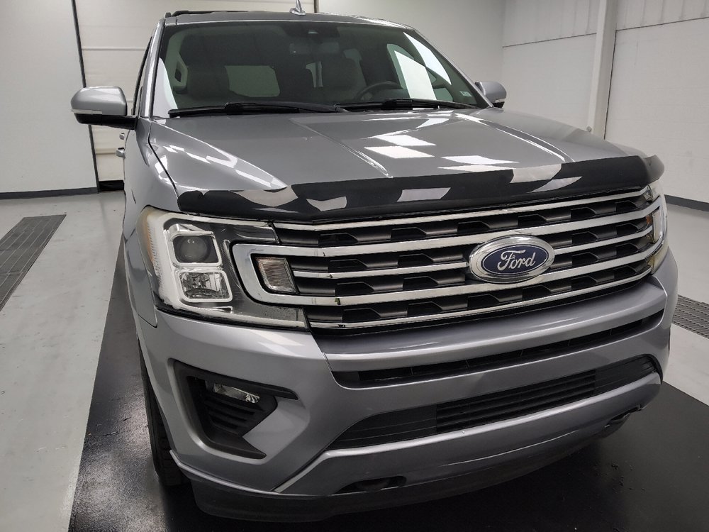 Used 2020 Ford Expedition XLT w/ Equipment Group 202A AWD/4WD image 14