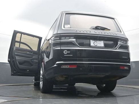 Used 2022 Jeep Grand Wagoneer Series II w/ Premium Group II AWD/4WD image 62