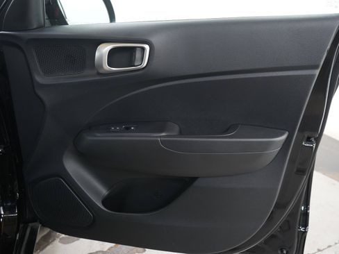 Certified 2026 Hyundai Venue SE FWD image 11