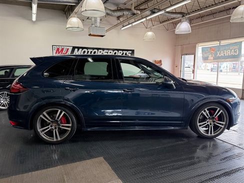 Used 2014 Porsche Cayenne GTS image 9