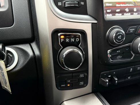 Used 2018 RAM 1500 SLT AWD/4WD image 35