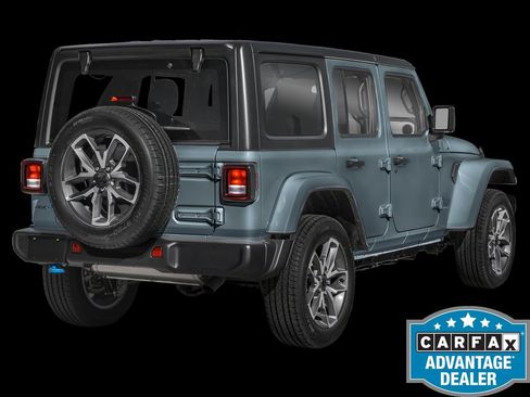 Used 2024 Jeep Wrangler Unlimited Sahara AWD/4WD image 4