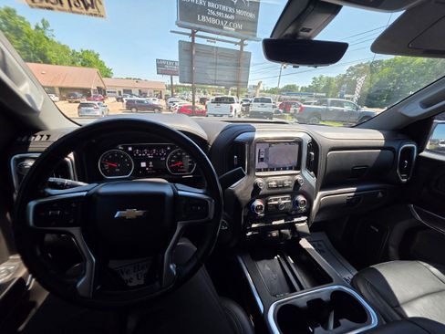 Used 2021 Chevrolet Silverado 1500 LTZ w/ LTZ Premium Texas Edition AWD/4WD image 14