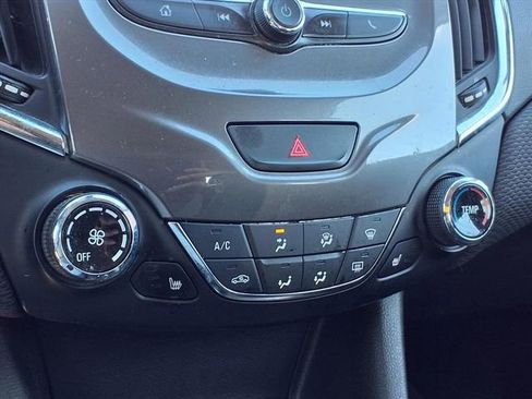 Used 2018 Chevrolet Cruze LT w/ Convenience Package image 12