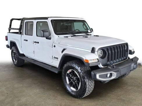 Used 2023 Jeep Gladiator Sport AWD/4WD image 3