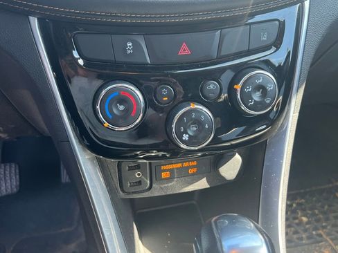 Used 2017 Chevrolet Trax Premier w/ Driver Confidence II Package image 27