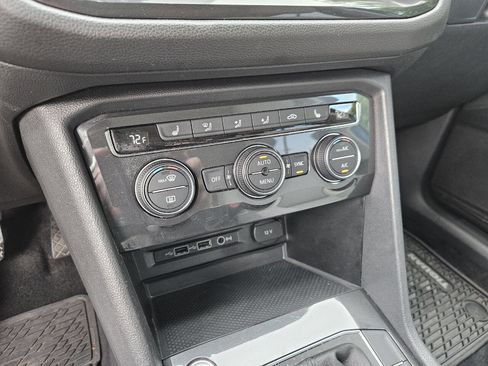 Used 2019 Volkswagen Tiguan SE FWD image 23