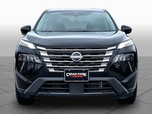 Used 2025 Nissan Rogue SV FWD image 4