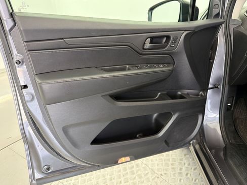 Used 2025 Honda Odyssey EX-L image 13