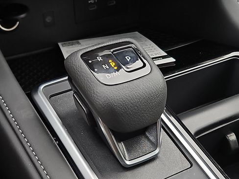 New 2026 Nissan Pathfinder SL image 11