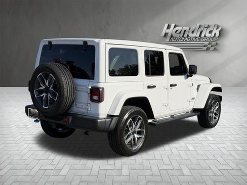 Used 2024 Jeep Wrangler Unlimited w/ Convenience Group AWD/4WD image 10