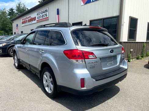 Used 2013 Subaru Outback 3.6R Limited w/ Moonroof Pkg image 6