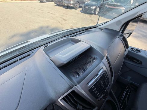 Used 2018 Ford Transit 350 XLT image 30