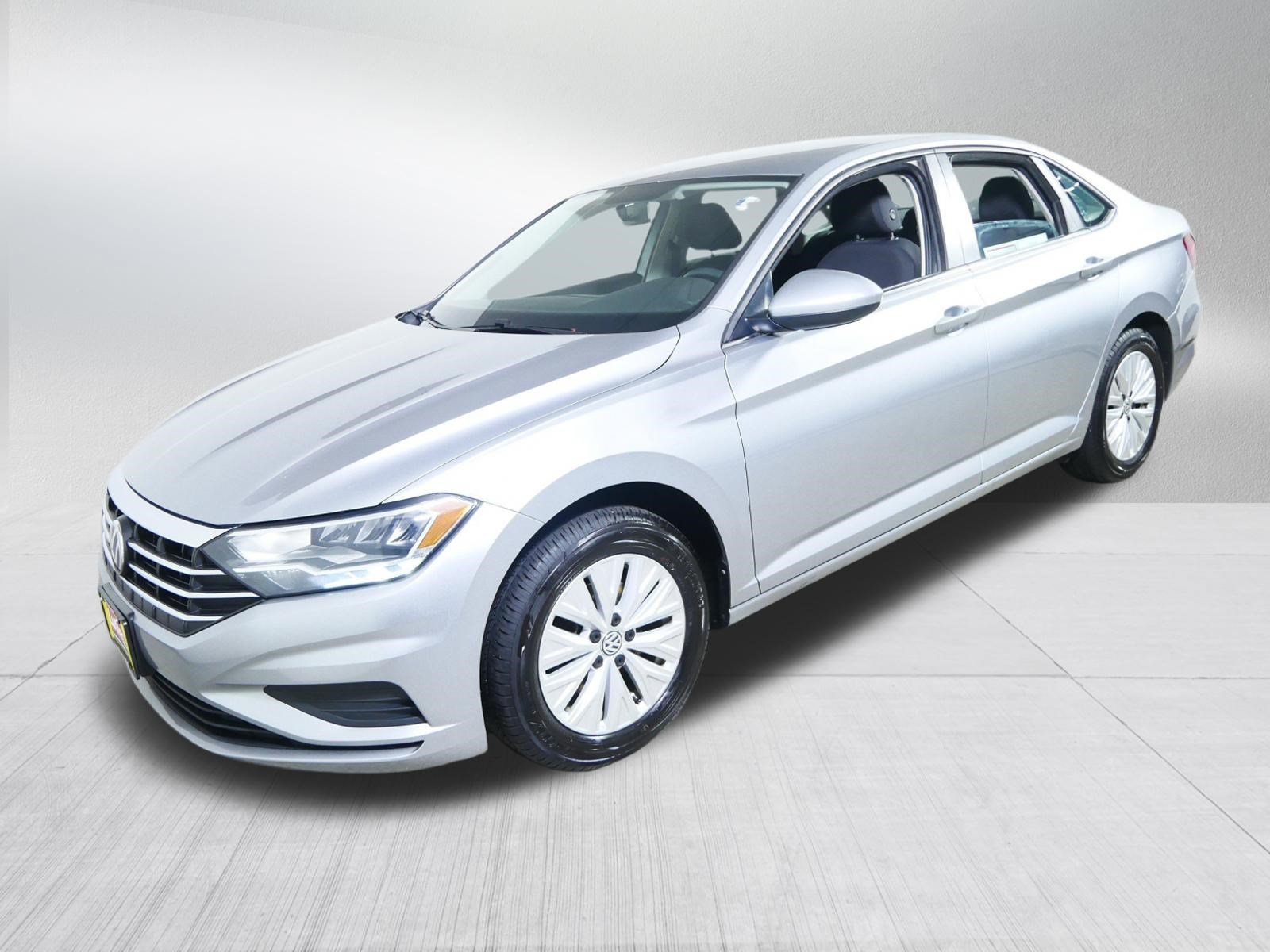 Used 2020 Volkswagen Jetta SE FWD image 3