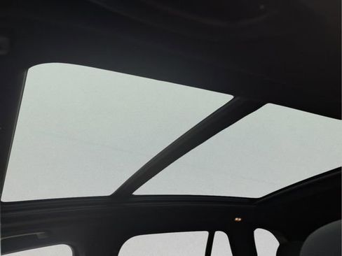 Used 2025 BMW X5 xDrive50e image 21