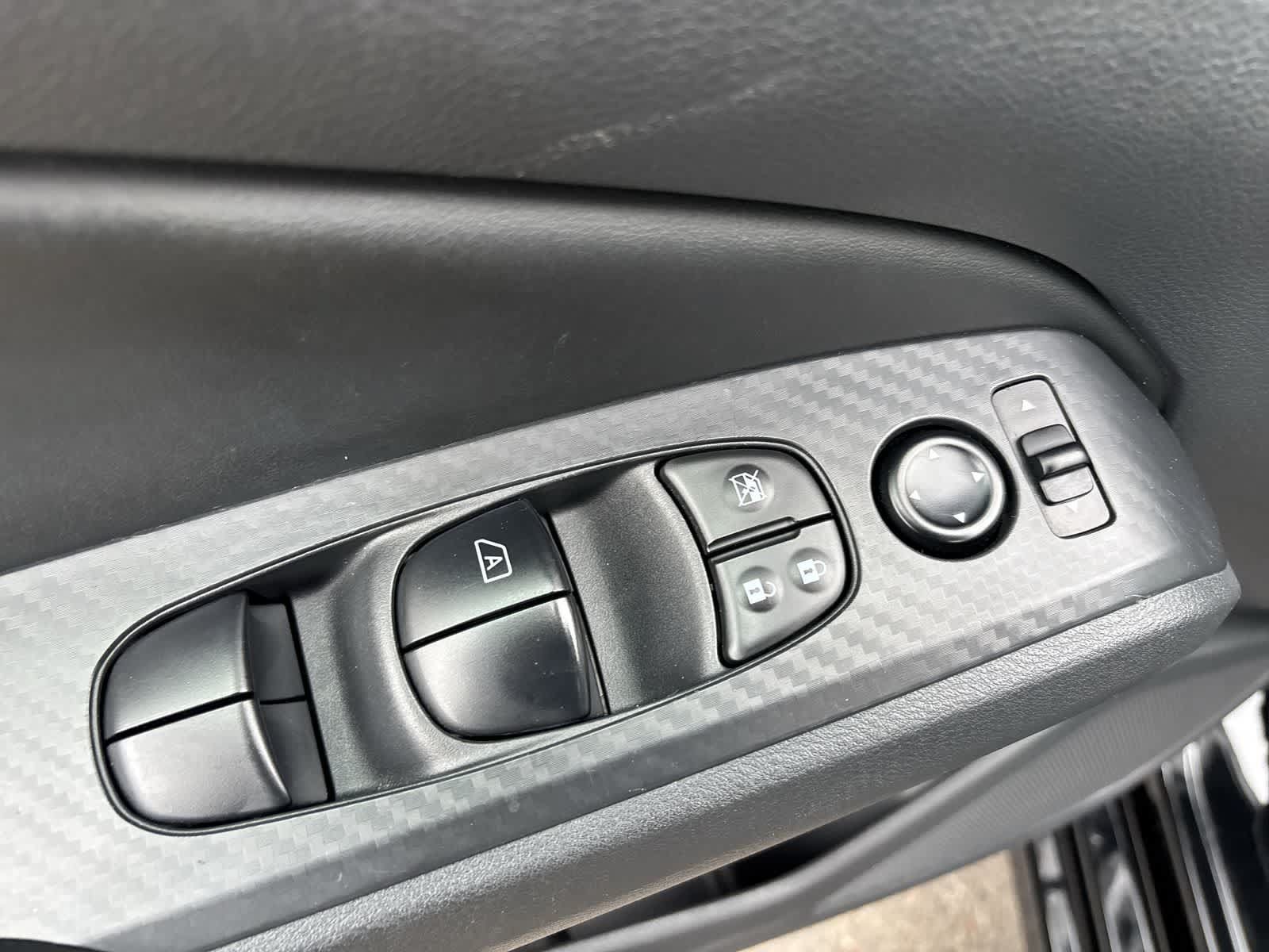 Used 2025 Nissan Altima 2.5 SV FWD image 11