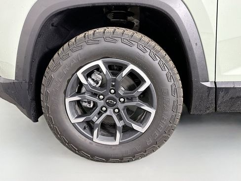 New 2026 Chevrolet Equinox ACTIV w/ Convenience Package III image 31