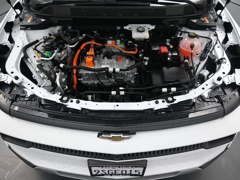 Used 2025 Chevrolet Equinox EV LT w/ Convenience Package image 13