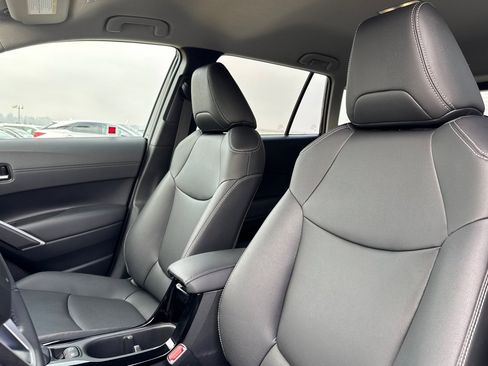 Certified 2025 Toyota Corolla Cross XLE image 24