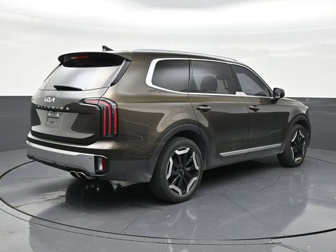 Used 2024 Kia Telluride EX FWD image 5