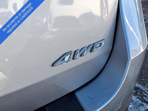 Used 2022 Ford Explorer XLT w/ Equipment Group 202A image 10