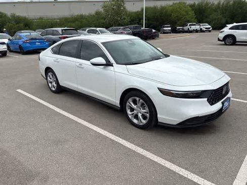 Used 2025 Honda Accord LX image 7