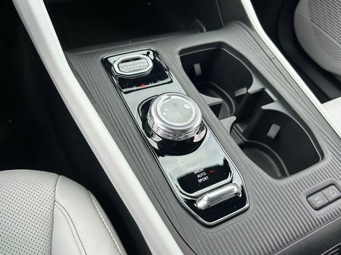 New 2026 Jeep Cherokee Limited image 22