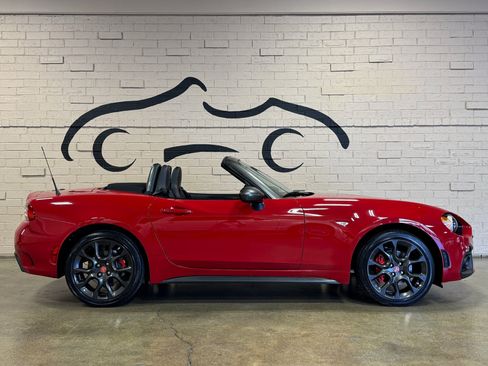 Used 2017 FIAT 124 Spider Abarth image 4