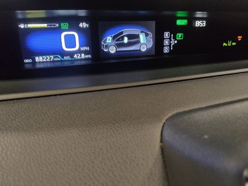 Used 2017 Toyota Prius Four w/ Advanced Technology Package image 23